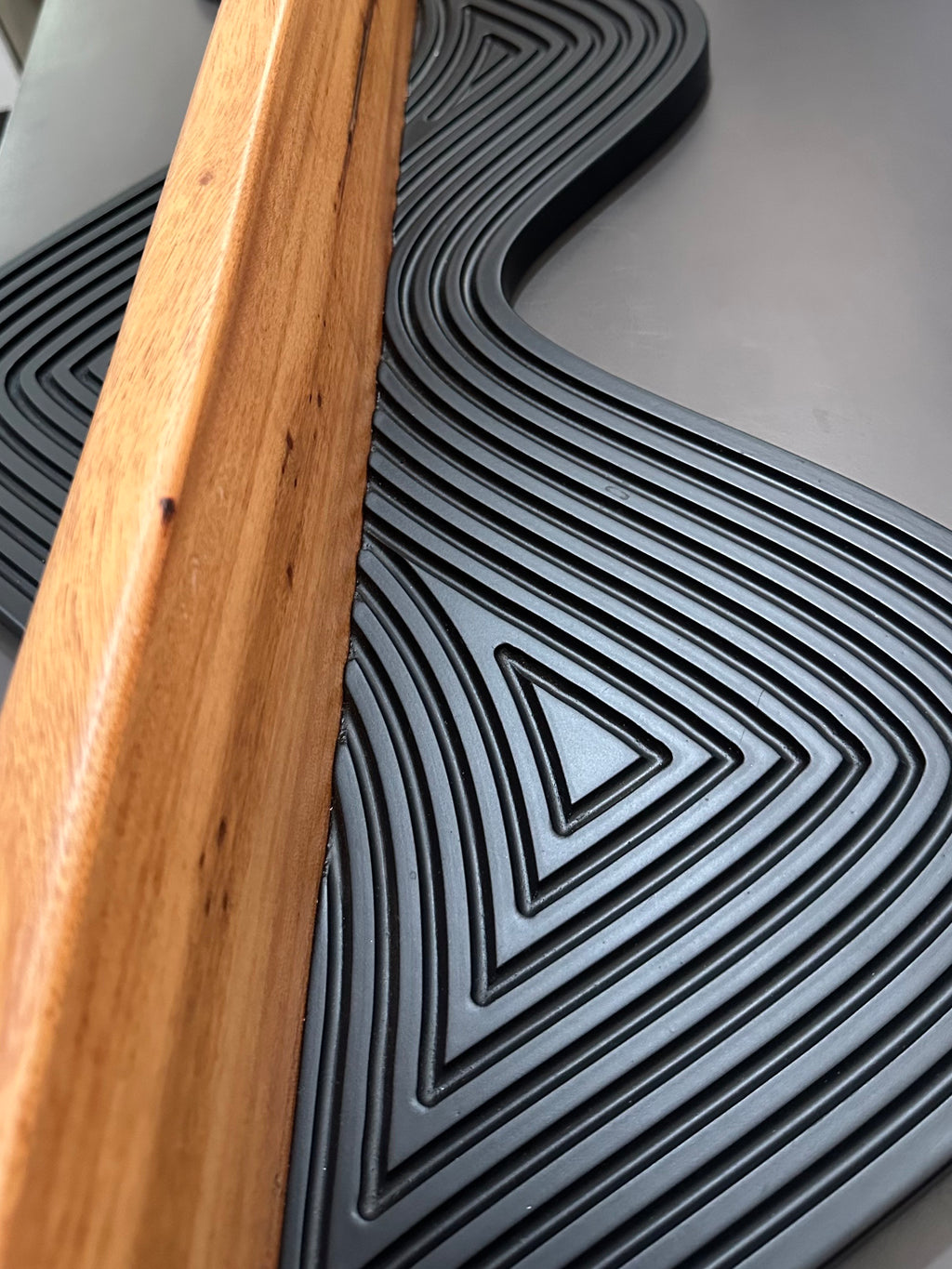 MOUNTAIN LAYERED SHELF